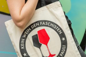 KWDF Merch mit Haltung 5 - Sabrina Adeline Nagel SAH_4527 KWDF Merch mit Haltung 5 - Sabrina Adeline Nagel SAH_4527