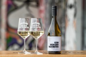 KWDF Weine Weißwein-Cuvee - Foto Sabrina Adeline Nagel SAH_0959 KWDF Weine Weißwein-Cuvee - Foto Sabrina Adeline Nagel SAH_0959